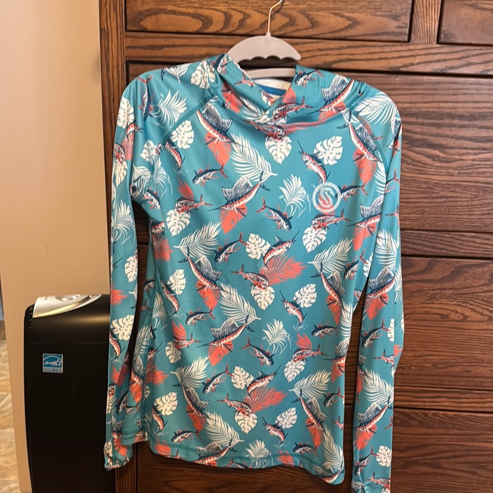 Scales Gear women’s pro performance top small